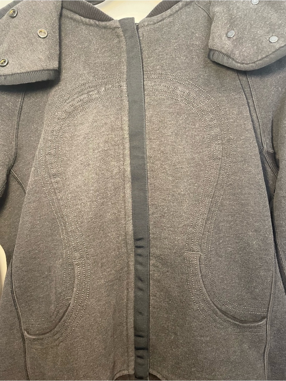 Lululemon Scuba Hiver 2013 limited edition editionBlack Zip Hoodie - Picture 5 of 9